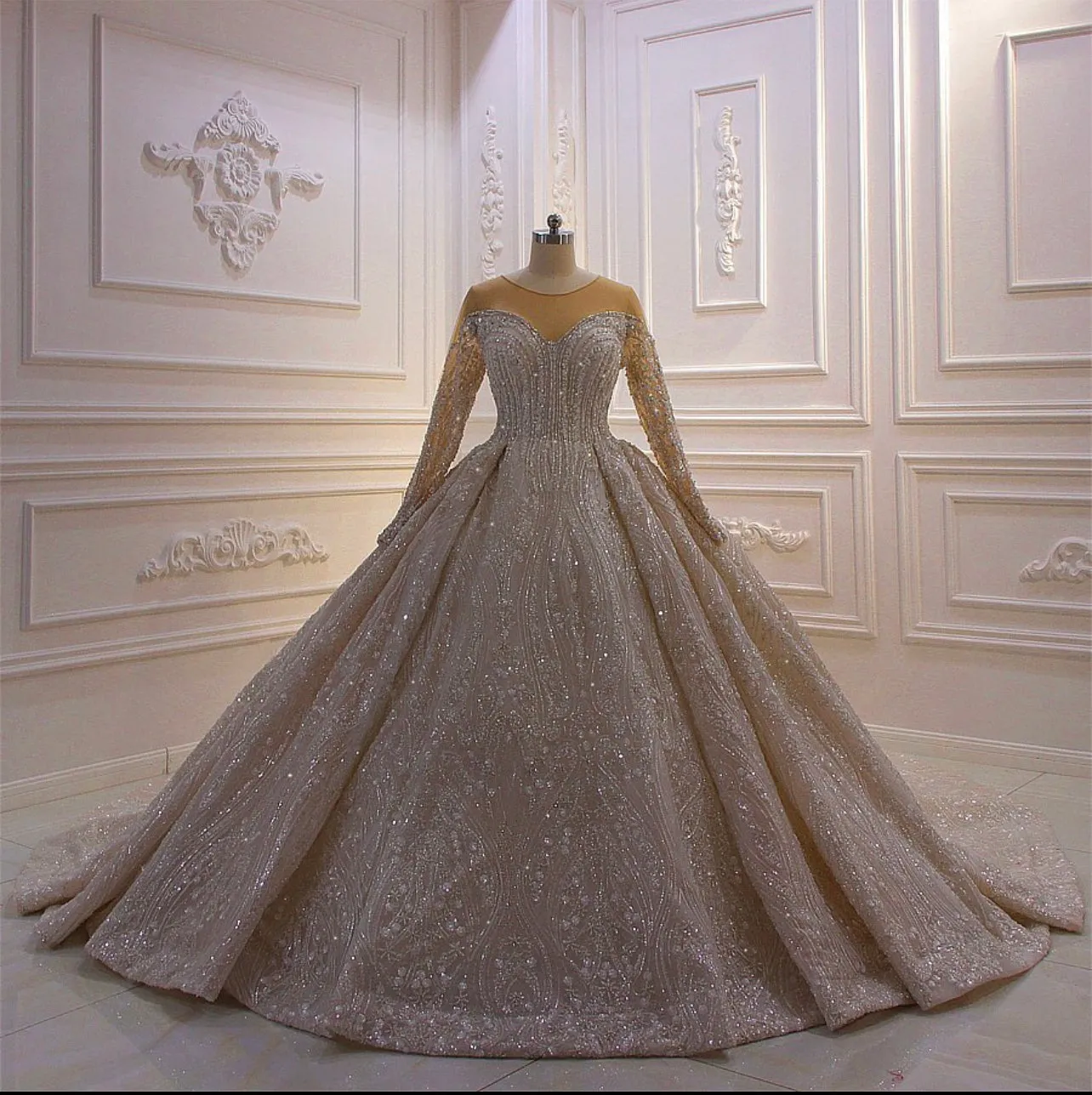 AM575 Luxury Long Sleeve Crystal Beads Wedding Dress