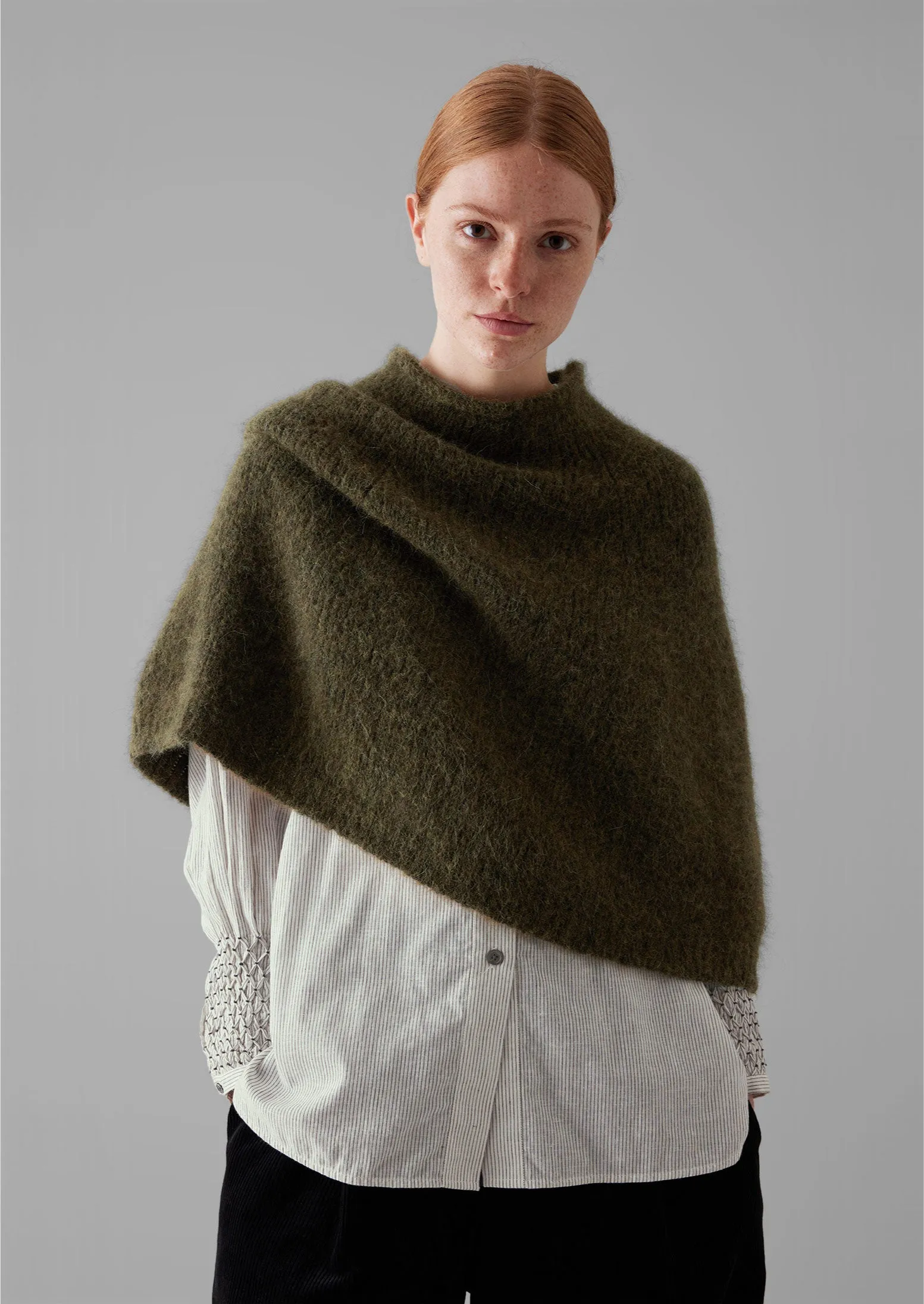 Cozy Olive Lofty Alpaca Blend Knitted Poncho for Effortless Style