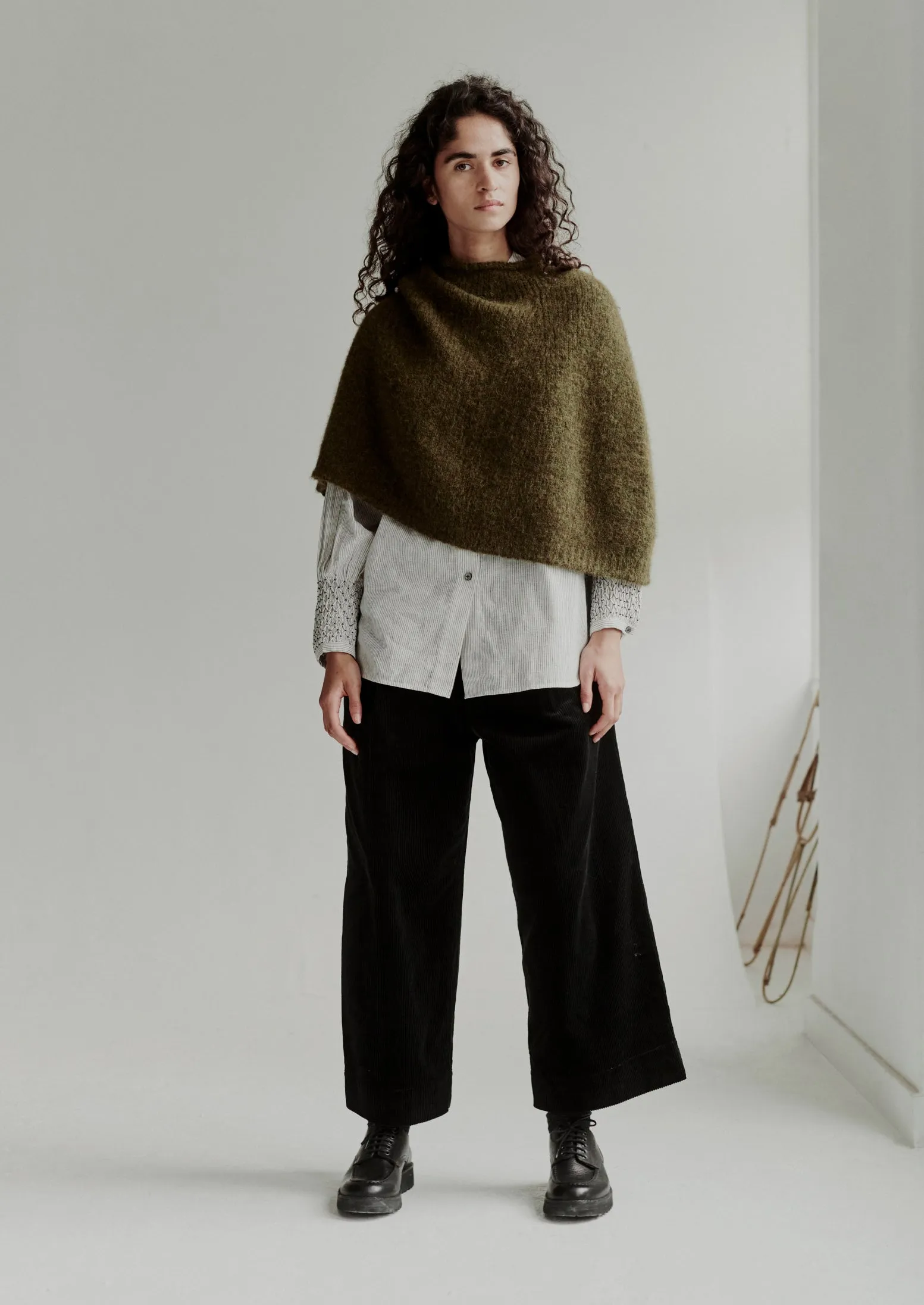 Cozy Olive Lofty Alpaca Blend Knitted Poncho for Effortless Style