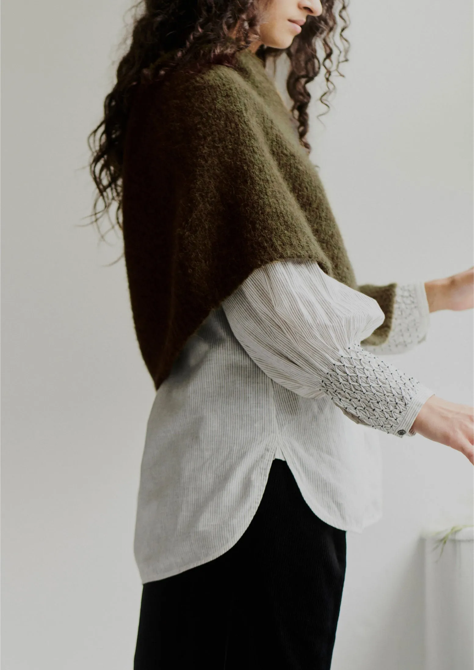 Cozy Olive Lofty Alpaca Blend Knitted Poncho for Effortless Style