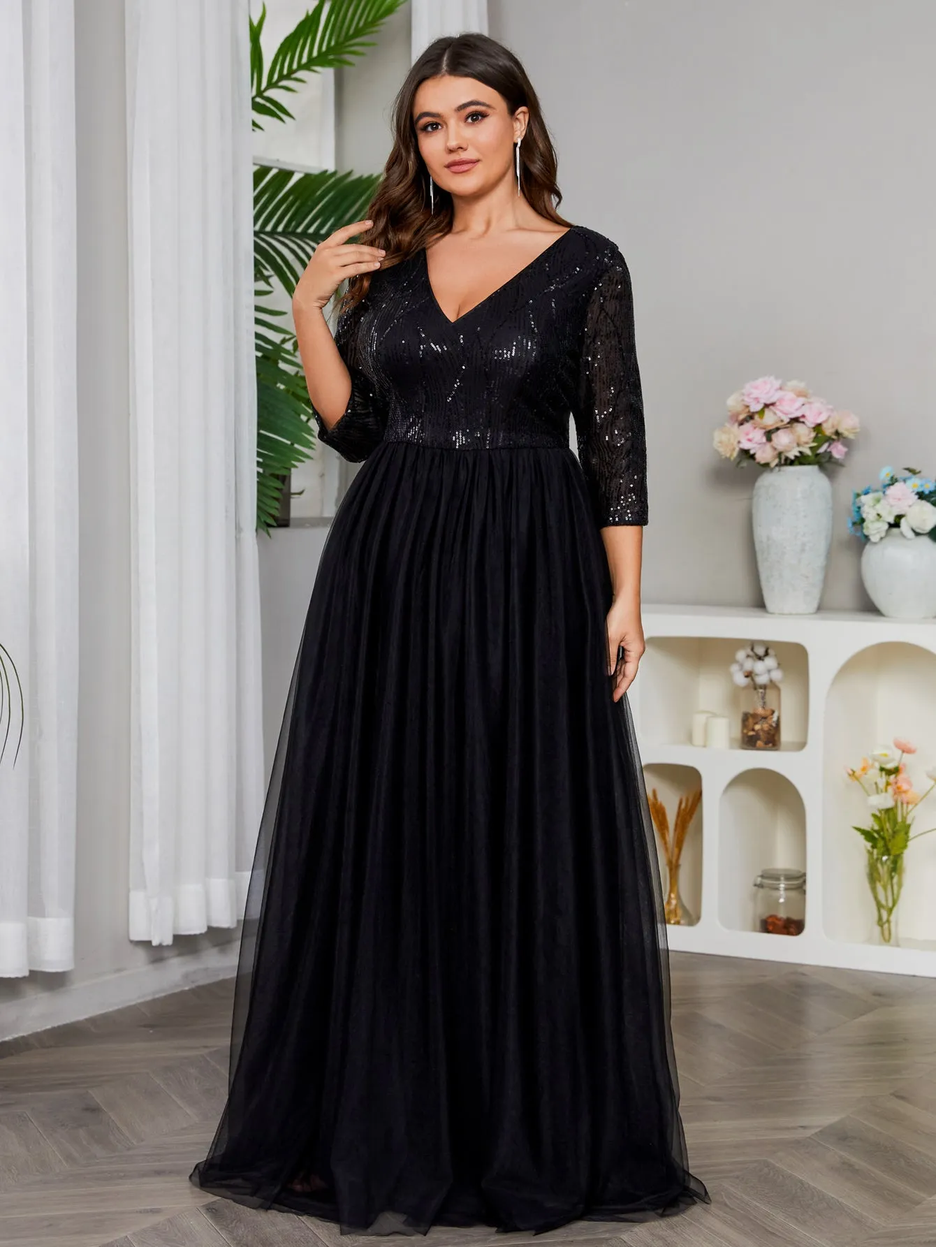 Women Plus Size V-neck Long Sleeve Sequins & Mesh Evening Dresses