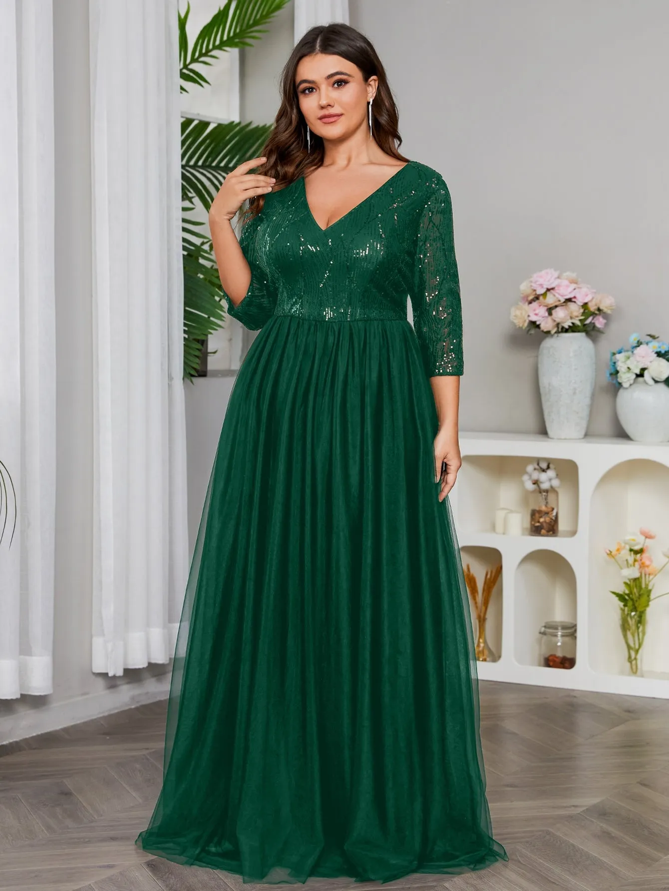 Women Plus Size V-neck Long Sleeve Sequins & Mesh Evening Dresses