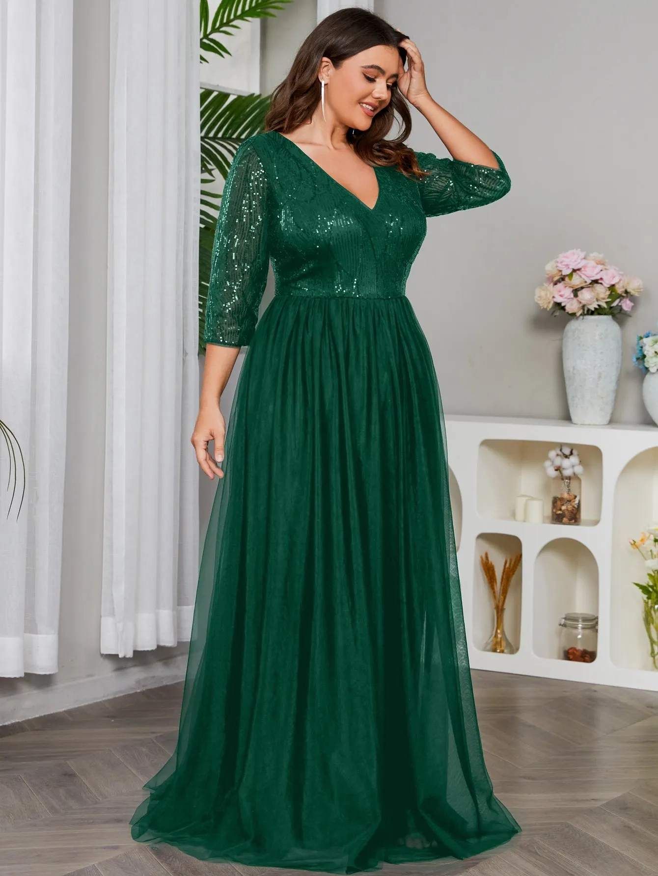 Women Plus Size V-neck Long Sleeve Sequins & Mesh Evening Dresses