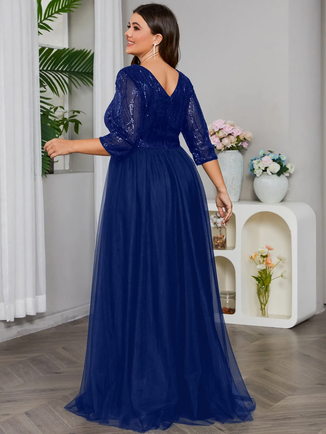 Women Plus Size V-neck Long Sleeve Sequins & Mesh Evening Dresses